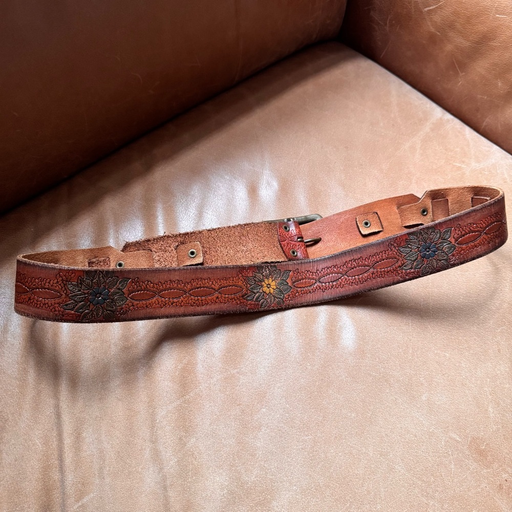 Vintage early 2000s leather tooled belt painted floral flowers brass buckle Y2K - Picture 7 of 13